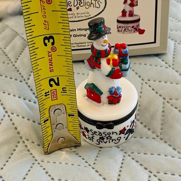 Vintage Season of Giving Snowman  Porcelain Tiny Hinged Christmas Treasure Box - Picture 10 of 11